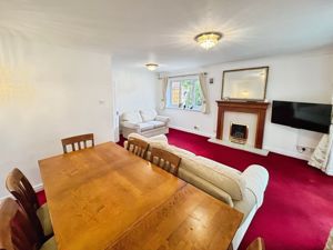 Lounge Diner- click for photo gallery